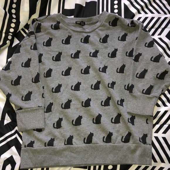 Forever 21 Sweaters - Forever 21 Gray and Black Cat Sweater Forever 21 Sweaters - Forever 21 Gray and Black Cat Sweater
